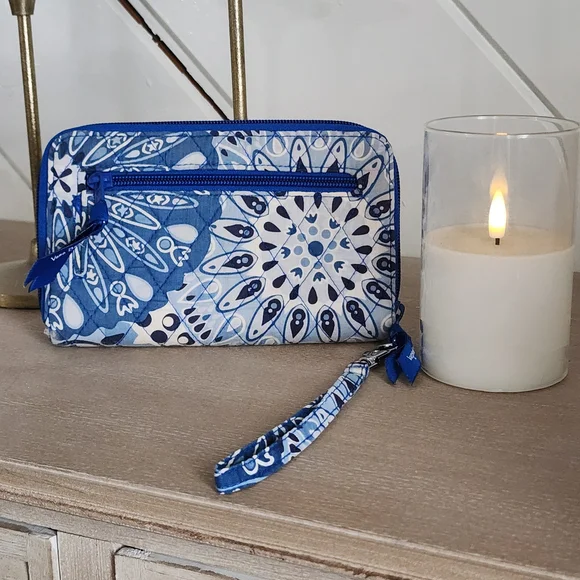 Vera Bradley Blue and White Floral Clutch - Picture 2 of 6